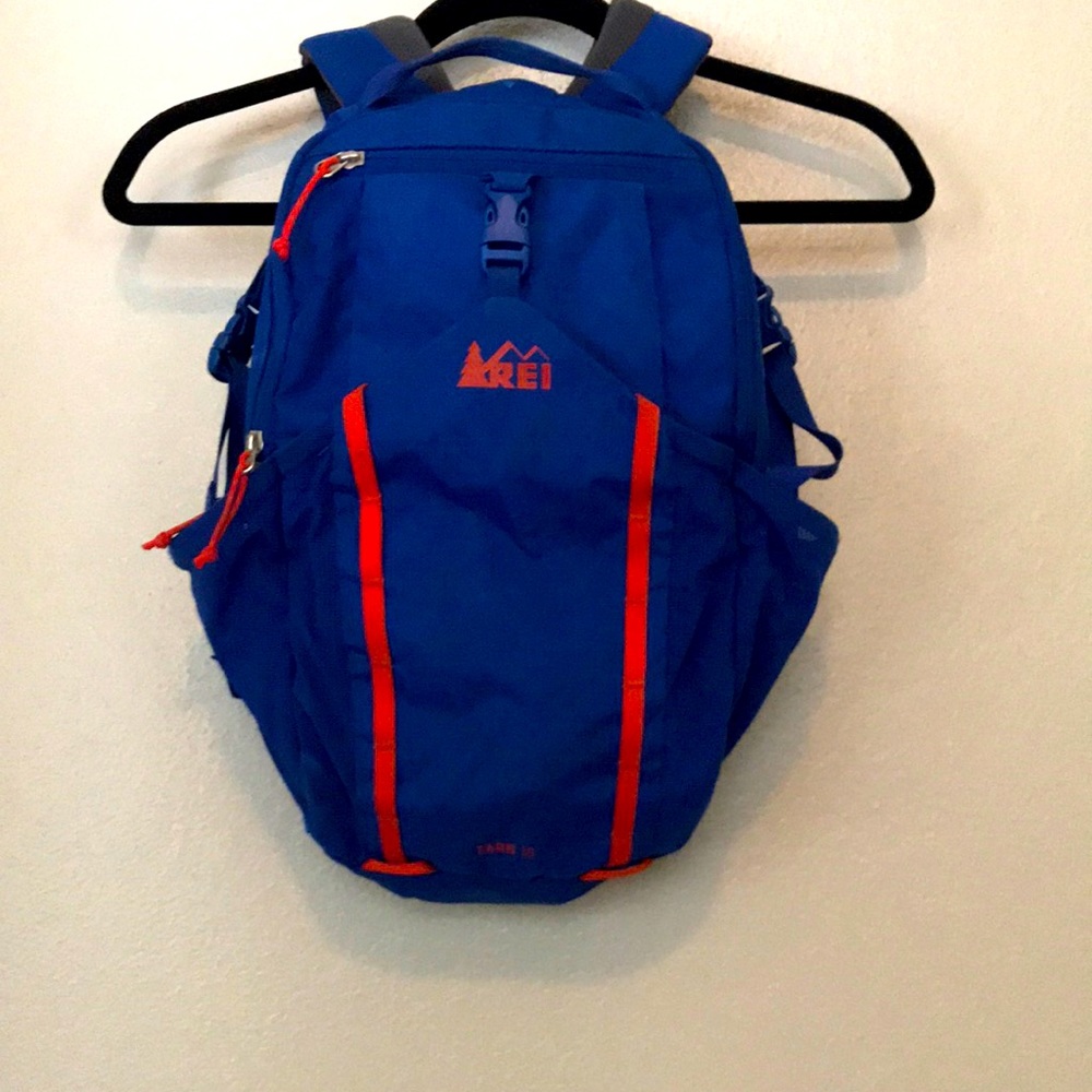 REI Tarn 18 Kid’s Hiking Backpack